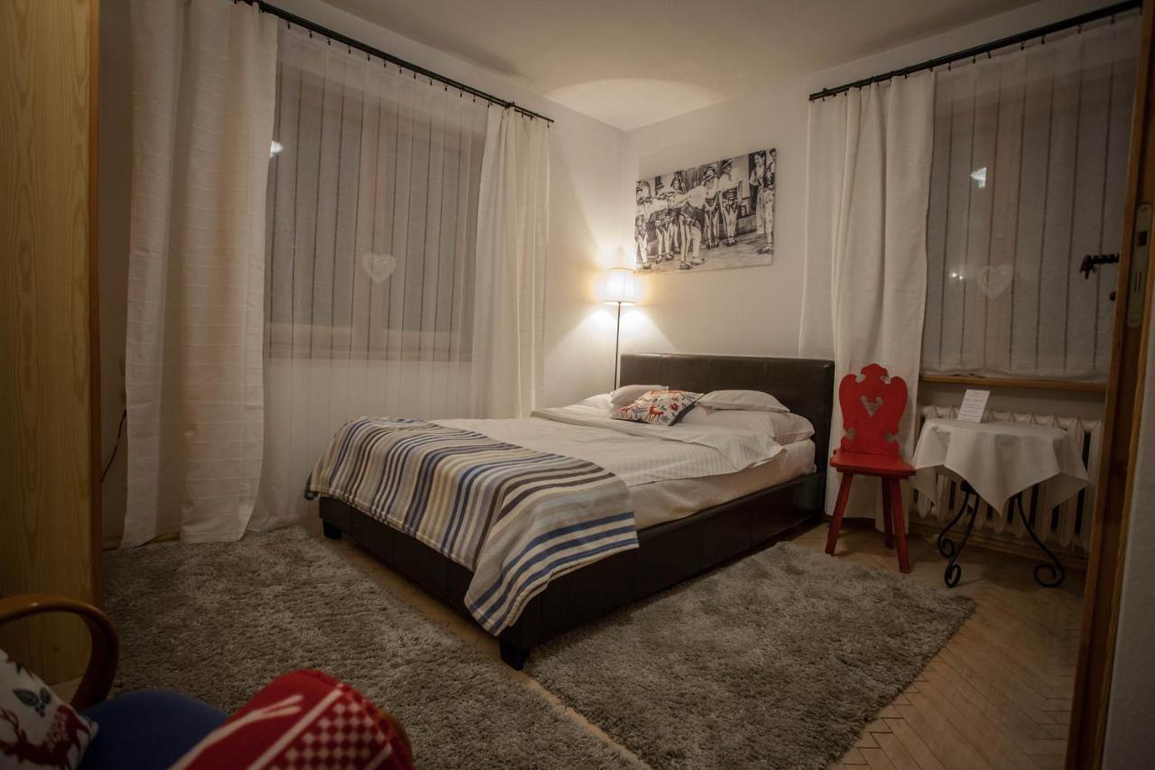 Gosciniec I Herbaciarnia Pod Zlota Lyzwa Bialka Tatrzanska Exterior foto